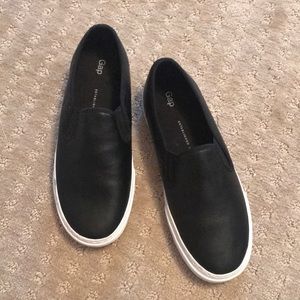 GAP Slip On Black Leather Sneaker
